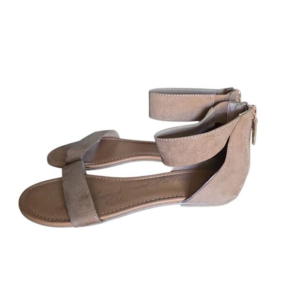 American Rag Shoes - American Rag cie Women's Size 7 Tan Ankle Strap Back Zip Sandals